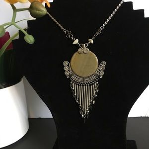 Gorgeous silver colored stone necklace Anniversary